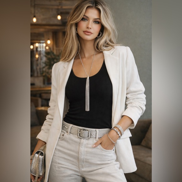 accentrix Jewelry - Sleek Silver Tassel Necklace